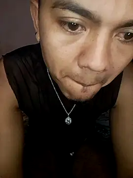 aron yael online show from March 4, 11:39 am