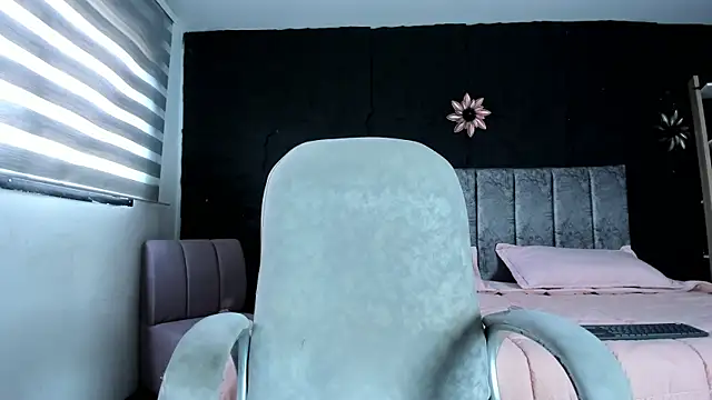 DylanRoyce  online show from March 28, 1:11 pm