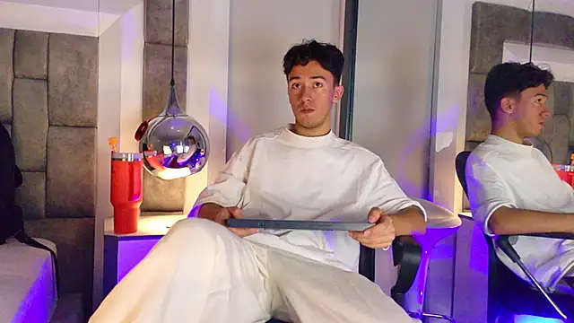 Austin Reedss online show from April 18, 1:34 pm