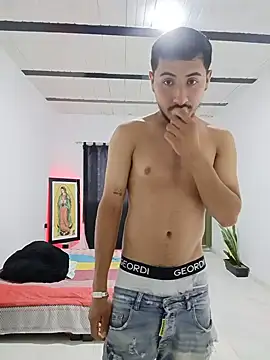 Santiag0122  online show from May 25, 4:29 am