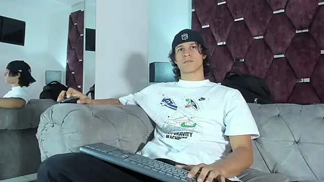 TonyBenedetti online show from April 10, 10:06 pm