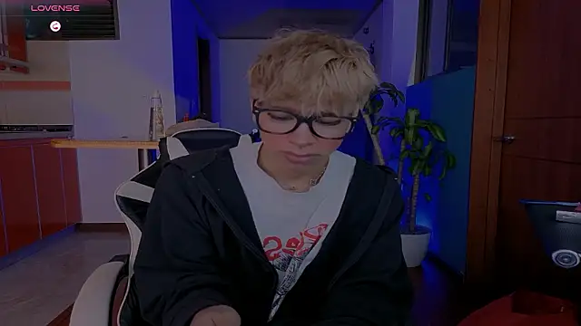 Ryan sweet online show from February 25, 1:45 pm