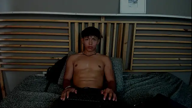 clark ken01 online show from April 20, 9:39 pm