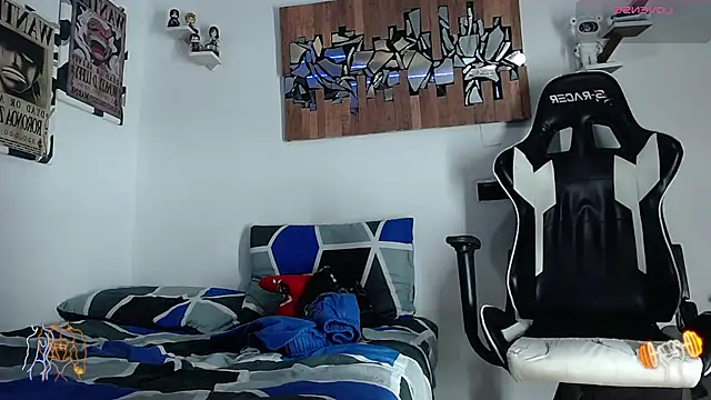 AdamsDvi online show from March 14, 11:45 pm