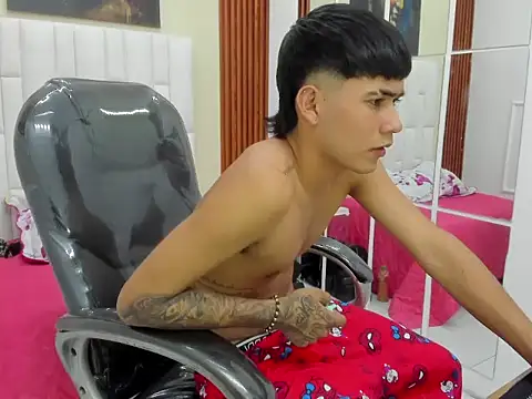 Thiago collinss online show from March 14, 10:50 pm