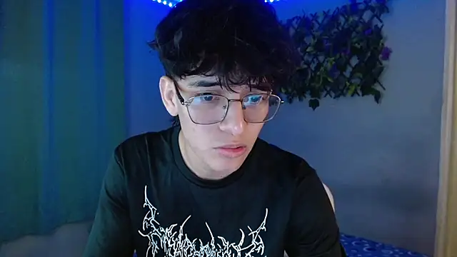 noah millerx online show from April 9, 4:43 am