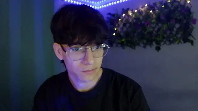 noah millerx online show from March 27, 4:38 am