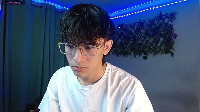 noah millerx online show from April 19, 10:56 pm