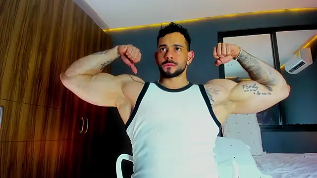 massimo visconti online show from April 8, 2:01 am