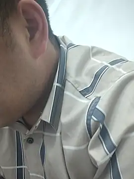 wanggang880903 online show from April 8, 4:05 pm