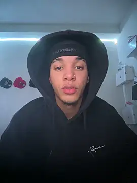 1lwkey online show from March 7, 8:28 pm