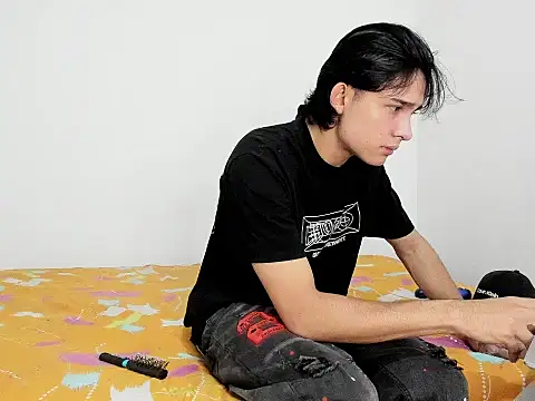 monky 0002 online show from May 21, 8:57 pm