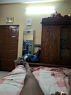 mdevvvv341 online show from March 4, 5:09 pm