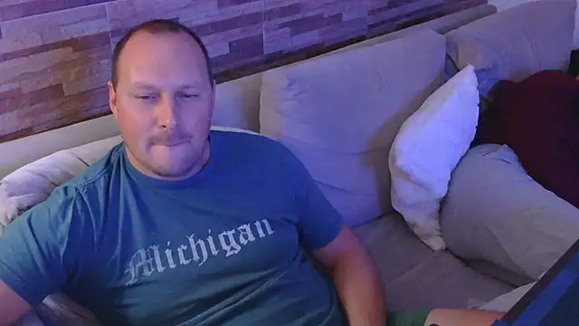 lustonfan online show from April 17, 1:30 am