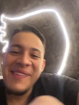 OliverTabordaa online show from April 12, 9:27 pm