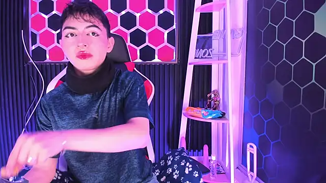 Cristopher Wild online show from May 29, 8:08 pm