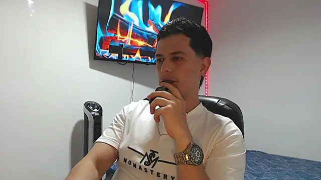 JUAN CAMILOXXX online show from April 29, 4:39 am