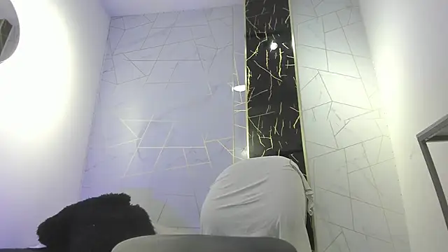 Valentin Lux online show from April 8, 4:57 am