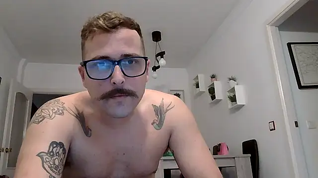 yanick931 online show from May 6, 7:14 pm