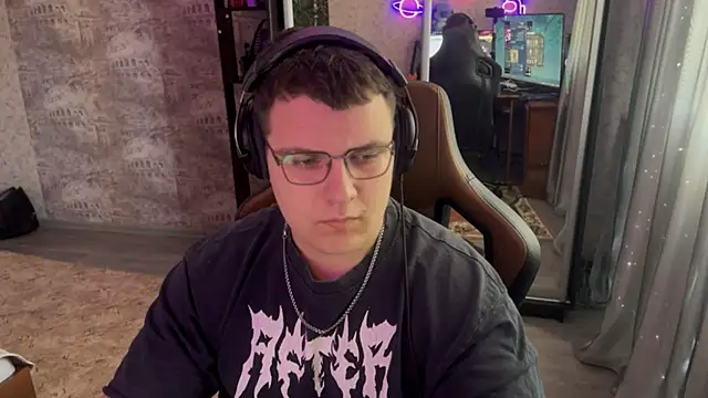 EricKnight1 online show from March 11, 11:50 am