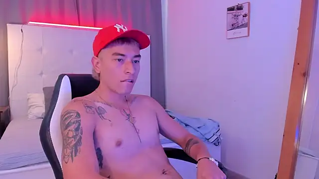 Thiago 2003  online show from April 25, 1:41 pm