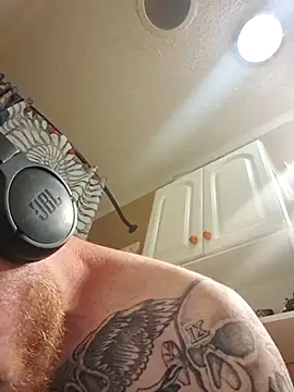redandjuicy online show from May 1, 2:59 am