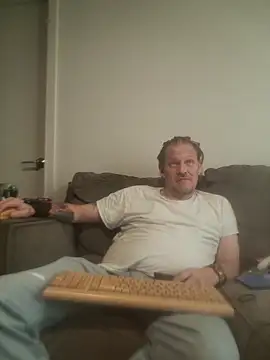 yourMasterisBored online show from March 27, 2:18 pm