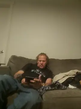 yourMasterisBored online show from April 21, 3:13 am