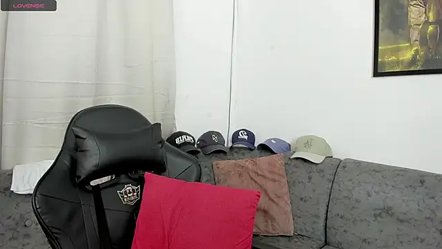 sweetlatinoboy online show from July 8, 9:57 am
