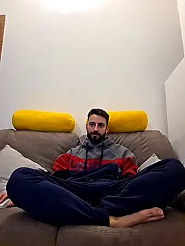 AmicisegretiITA online show from March 24, 9:41 pm