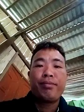 boy-pho- online show from April 24, 6:05 am