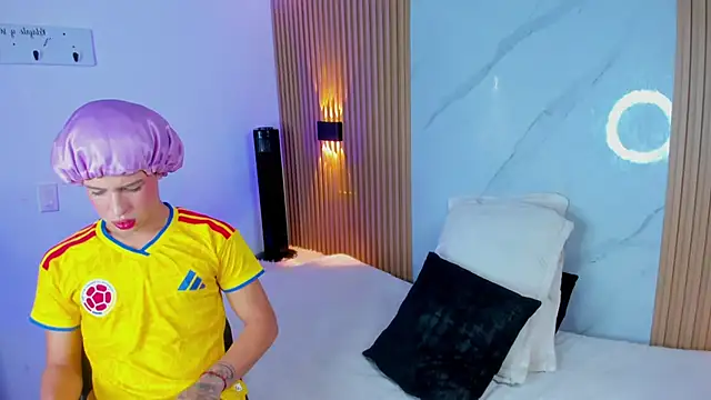 Im XanderSmith online show from June 17, 5:37 pm