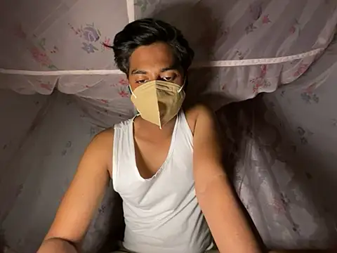 sinner2511 online show from March 24, 8:35 pm