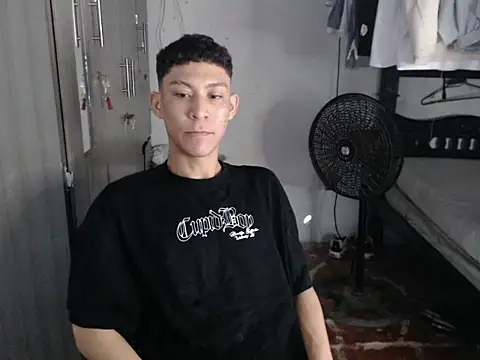 mastercum28 online show from May 18, 2:01 pm