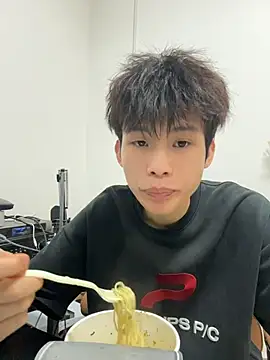 zzzzppp3 online show from June 4, 10:32 am