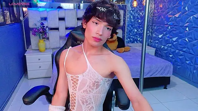 IsaacNovaa online show from May 29, 7:57 pm