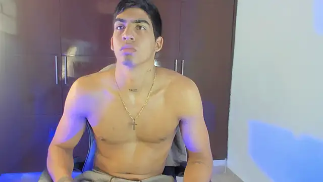 Milo LatinBoy online show from April 8, 7:33 pm