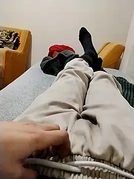 y2561 online show from March 26, 11:09 pm