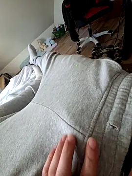 karoxkic online show from April 6, 3:02 pm