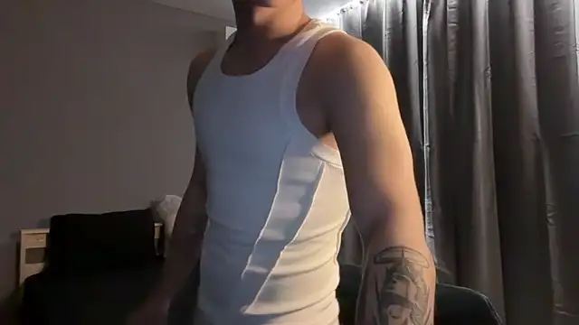 MaxWoolf online show from April 25, 1:52 pm