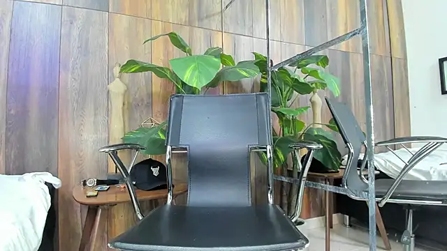 AndySinss online show from April 24, 1:46 pm