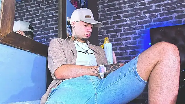 Daniel huge22 online show from May 10, 2:40 pm