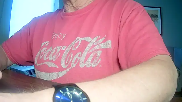 ilundercover online show from April 8, 11:31 am