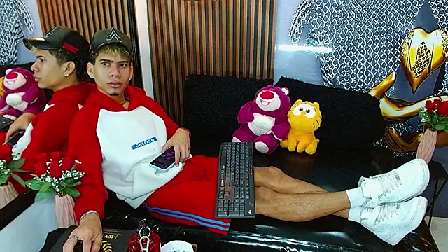Skinny cute Alyer online show from June 24, 2:25 am