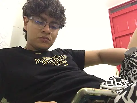 xhecho uzumaki online show from June 13, 5:05 am