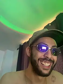 MaXWof00 online show from April 23, 7:49 pm