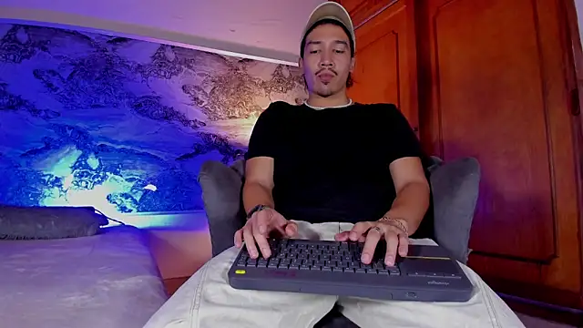 Iam OttoAndrew online show from May 21, 4:08 am
