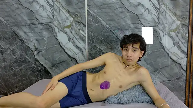 NoahWalker   online show from May 15, 5:10 pm