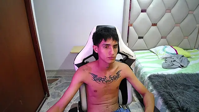 AAA WHITE online show from April 19, 5:07 am