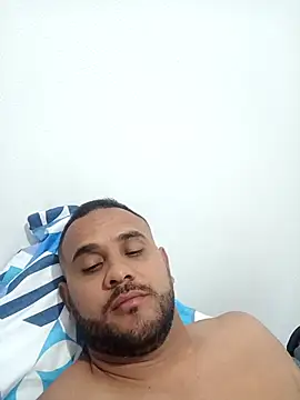 travieso2828 online show from April 22, 3:46 am